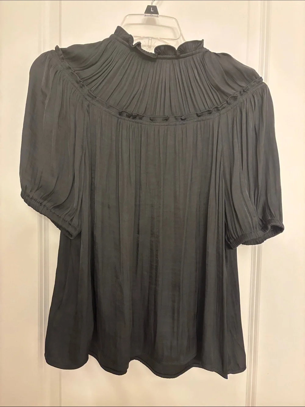 GAP NWT Size L. Black Pleated Tie-Neck Blouse with Puff Sleeves - Picture 6 of 6